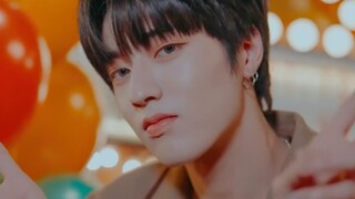 تم الكشف عن النسخة الخاصة بعيد الميلاد من فيديو أغنية "BFF" لفرقة الفتيان الجديدة TREASURE التابعة ل