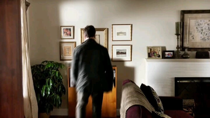 زوج مفقود منذ أربع سنوات كان مختبئًا في جدار المنزل، وزوجته تجهل الحقيقة تمامًا!