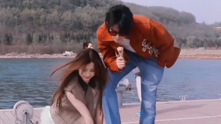 ช่วยด้วย ทำไมพวกเขาถึงดูเข้ากันได้ดีขนาดนี้【แรงดึงดูดของตี่ซิน x มอบยาเวทมนตร์ให้คุณหนึ่งขวด】