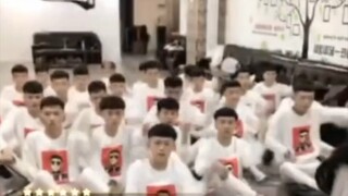 การสั่นสะเทือนทางสังคมยังคงมีอยู่ แต่ยุคเก่าได้ผ่านไปแล้ว