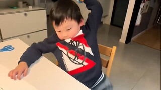 Loạt video "Mẹ không chiều con" thu hút hơn 30 triệu lượt xem gây ra tranh luận lớn!