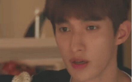 Bukan, maksudku, kalian setiap hari makan mie sekali pun tidak bilang sedikit pun