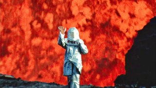 “Đừng nhẹ nhàng bước vào đêm tối.”