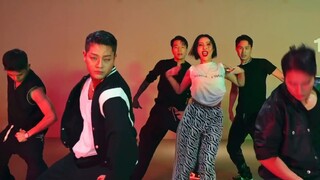 【1M Collaboration】"I'm a B" của Hwasa Dabin X H1 X Lia Biên đạo