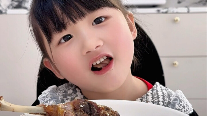 Hands ready—time to eat!