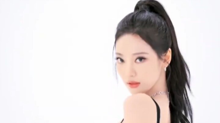 วิดีโอพรีเซนเตอร์ของ หนิงอี้จั๋ว × เมย์เบลลีน