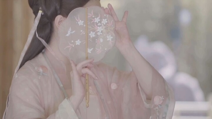 "كل هذا حلم" "كم من زهرة سقطت في الحلم"