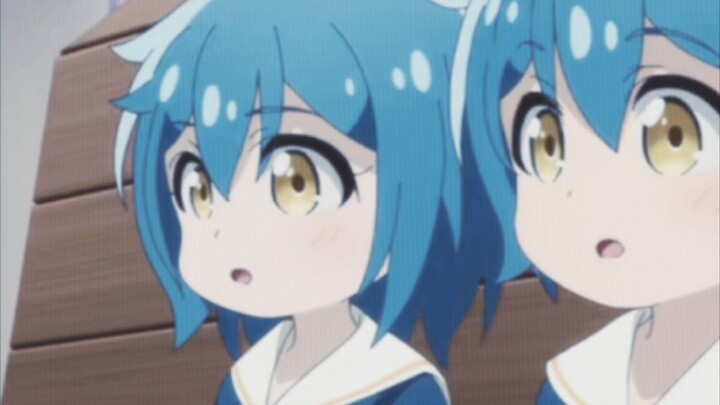 Bocah Kembar Rambut Biru