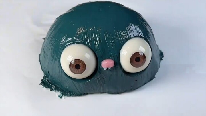 DIY Matryoshka-style Little Monster with Acrylic Paints