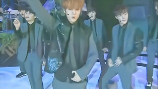 Những cảnh chiến đấu nhảy múa nổi tiếng của EXO thời kỳ đầu thật tuyệt!