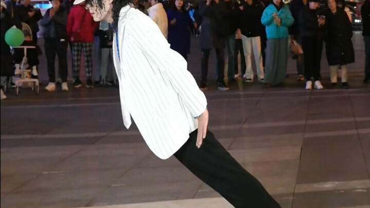 Gerakan mulus, gaya kriminal yang keren abis!