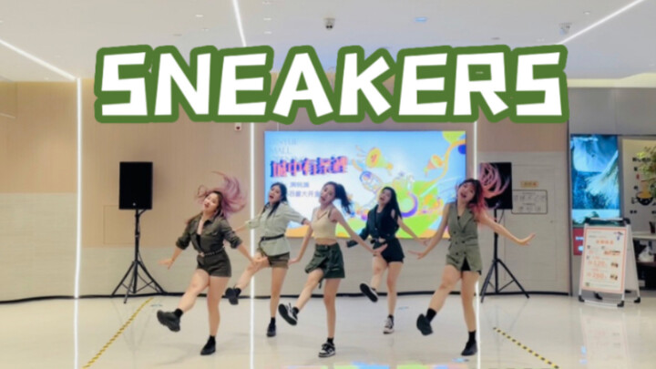 【ITZY】军装上阵！全网最快还原服装Sneakers路演翻跳｜1:1还原服装