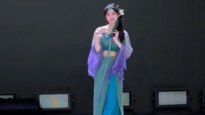 أشارككم بعض اللقطات الصغيرة للرقص ~ ما رأيكم في أدائي