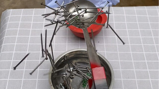 The cafeteria auntie uses a shaking-assisted spoon! The cafeteria auntie is overjoyed!