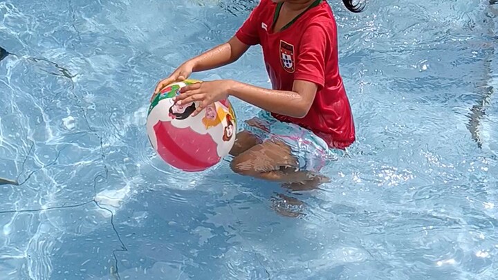 it's swimming time