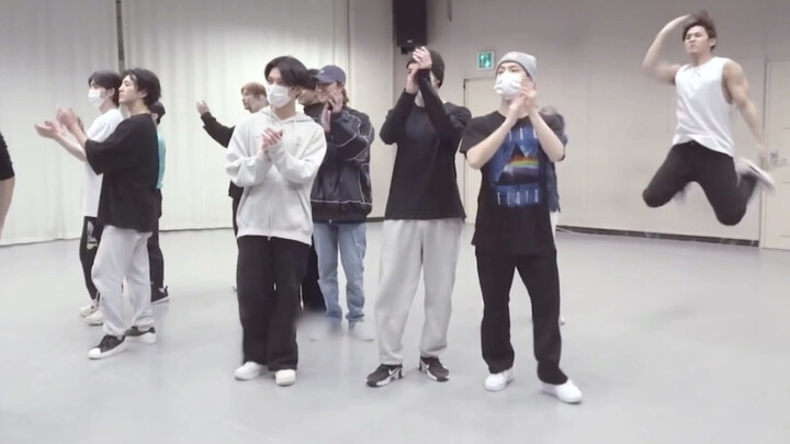 【SEVENTEEN】“ฉันไว้ใจทุกคนมากเกินไป”·ตำแหน่งเซ็นเตอร์ควี (ลายหมา น่ารักจริงๆ!!! 555)