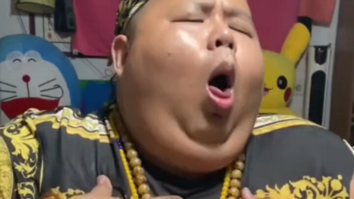 Lương Tử bị bánh mì nướng lạnh đè bẹp trong livestream