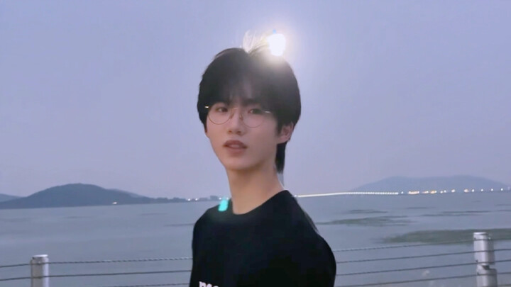 استمتع بنسيم البحر [عام الأرنب]