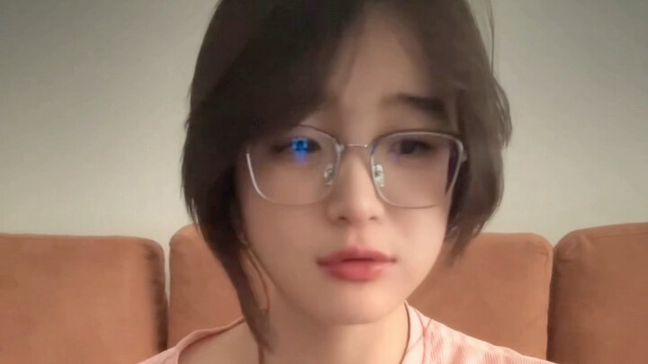 A little girl wearing a strawberry-print outfit tastes the best when eating meat—Ovo…