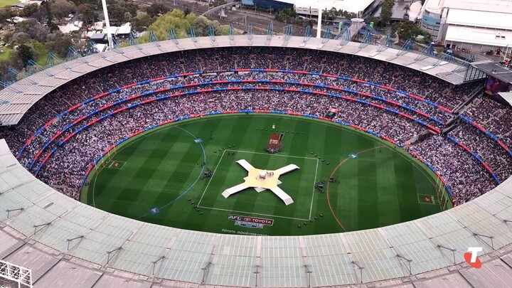 Kylie Minogue TAKES FLIGHT at the 2026 Toyota AFL Grand Final (Full Performance)