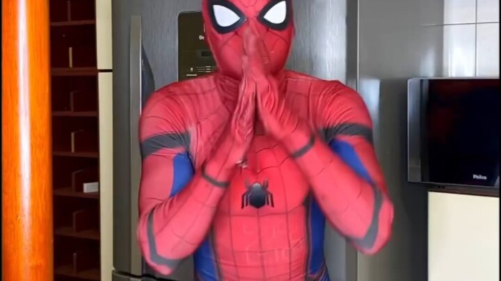 ขอโทษนะ ทรายเข้าตาฉันแล้ว┗( T﹏T )┛