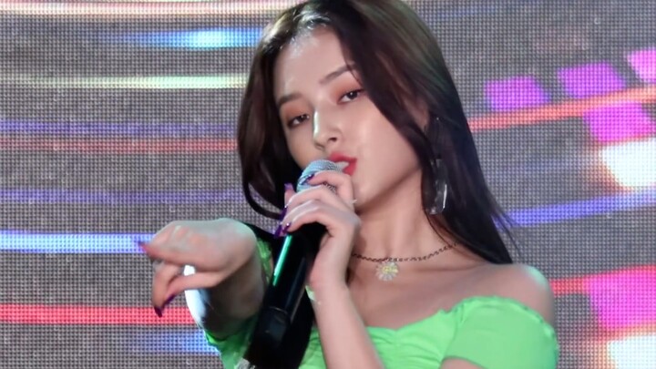 What is "Swaying"? MOMOLAND - BAAM: Nancy direct shot with subtitles 190810