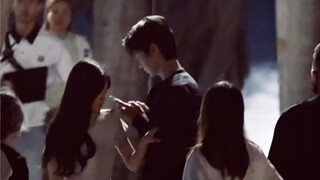 好自然的推开呀~