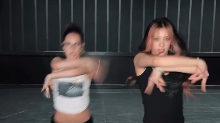 KATSEYE｜摇花手都如此强劲有力Gabriela~