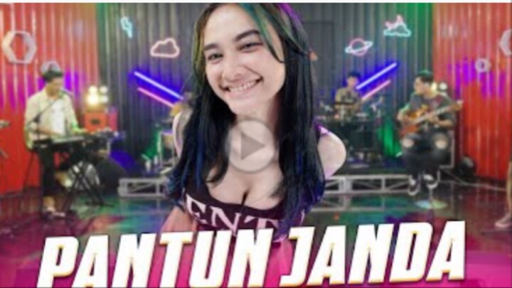 ARLINDA PUTRI - PANTUN JANDA (Official Live Music Studio)