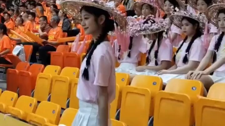 Meizhou Cheerleading Team's Center Position Girl