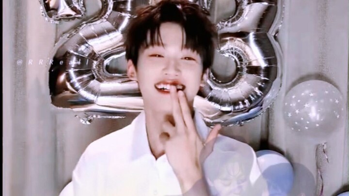 ที่แท้เมื่อวันนั้นก็พูดติดขัดจริงๆ ด้วย ฮือออ ถึงไม่แปลกใจเลยว่าทำไมถึงได้เขินขนาดนั้น