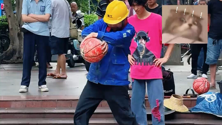 ตอนนั้นเรากำลังเต้นอยู่ในสวนสาธารณะ ไม่คาดคิดเลยว่าจะถูกคุณลุงท่านหนึ่งแดนซ์ชนะขาด!