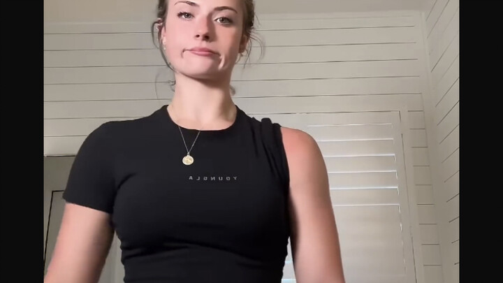 How well can one person hide their muscles?