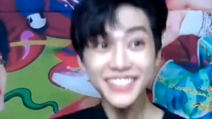 Witnessing Roh Je-min’s first-day sales hit 1 million in person—hahahaha! What a kid Nana is; her re