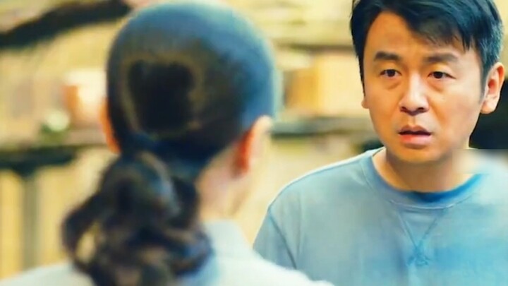 Mahasiswa asing berbondong-bondong turun ke jalan untuk mengusir pejalan kaki, dan kemudian menuntut