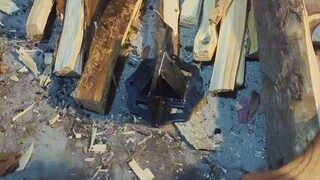 Apocalyptic wasteland tool: the wood-splitting marvel