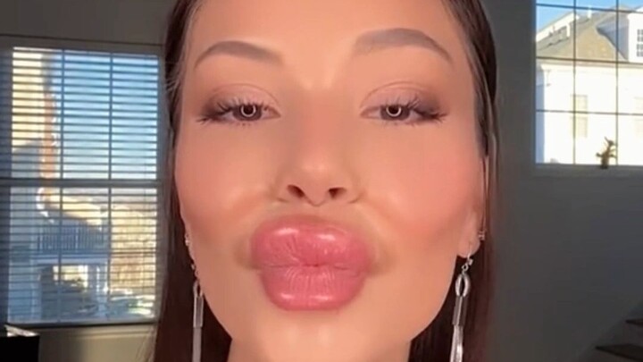 HaiMaMedia | Ai cũng có lòng yêu cái đẹp, nhưng đừng quá đà nhé!