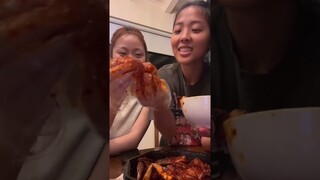 Have I earned best friend of the year award now…?🦀 #koreanfood #rawmarinatedcrab #mukbang