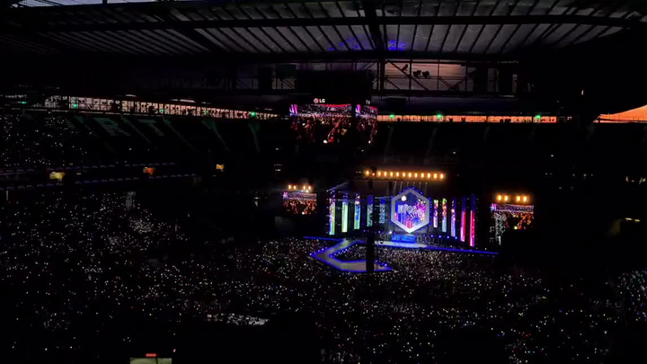 คอนเสิร์ตเคป็อปที่เยอรมนี: “แม้ไม่มี BTS แต่ก็ร้องเพลง Dynamite กันให้เต็มเหนี่ยว!”