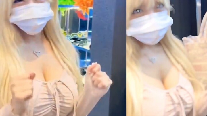 “Chiếc khẩu trang này trắng thật đấy…..”