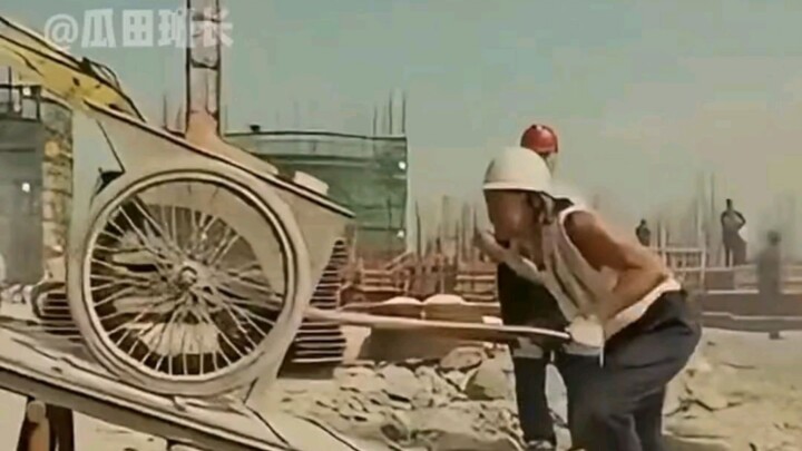 When I was little, I always thought the construction foreman in “CJ7” was the villain—only now do I 