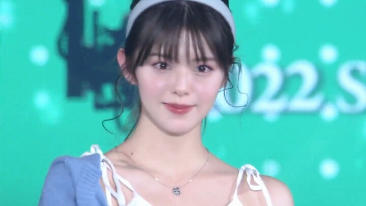 东京时装秀可爱铃木优华、与田祐希、铃木爱理美女小姐姐走秀 比维密更符合东方人审美