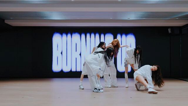 Meow "Burning Up" Dance Practice