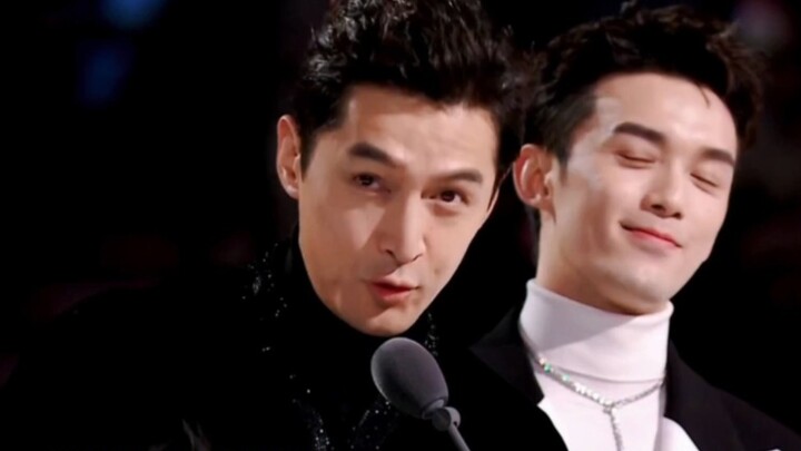 Hu Ge and Wu Lei chatted in the audience and Wu Lei recommended Hu Ge's new drama Fanhua