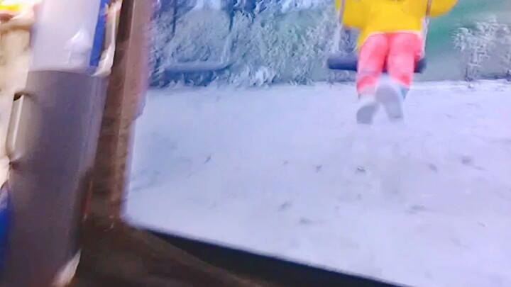 let's watching the TV