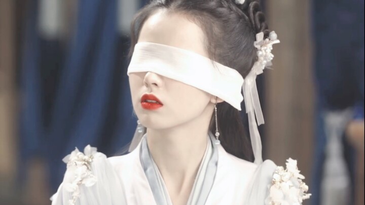 Director!!! Finally there is a female lead whose clothes can form a rainbow of colors!!!