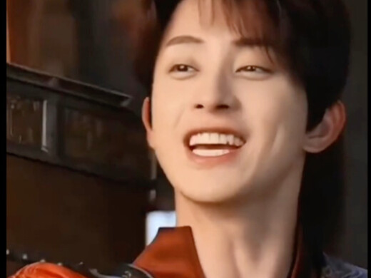 ยังมีใครบอกว่าเขาลอกเลียนหวังเฮ่อตี้อีกไหม? เดบิวต์เร็วกว่าหวังเฮ่อตี้ แถมบทพูดยังไม่มีสำเนียงเลย!