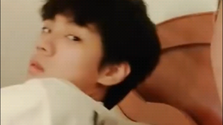 “Sau khi trở về từ bệnh viện, cậu bé ngoan hơn rất nhiều, bố nói: Bố rất thích con trai hiện tại”