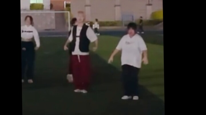 *The Fans Who Want to Be Strong All Their Life (Dancing Edition)