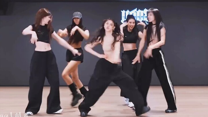 Dance to the beat of drums｜MEOVV - BODY Pure drums mirror image enlargement